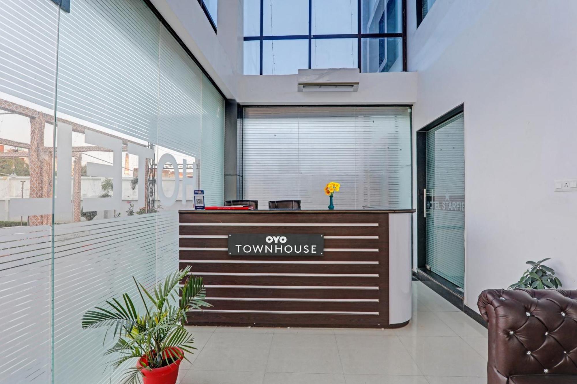 Hotel Collection O Starfield Lucknow Esterno foto