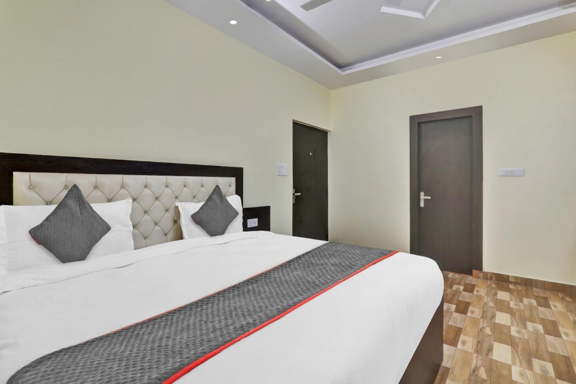 Hotel Collection O Starfield Lucknow Esterno foto