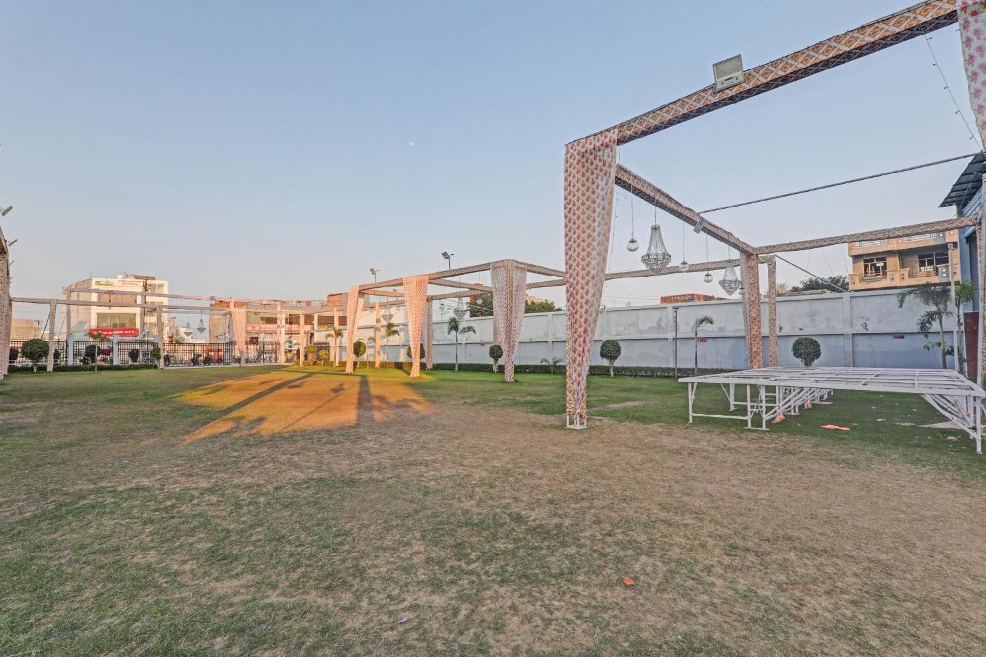 Hotel Collection O Starfield Lucknow Esterno foto