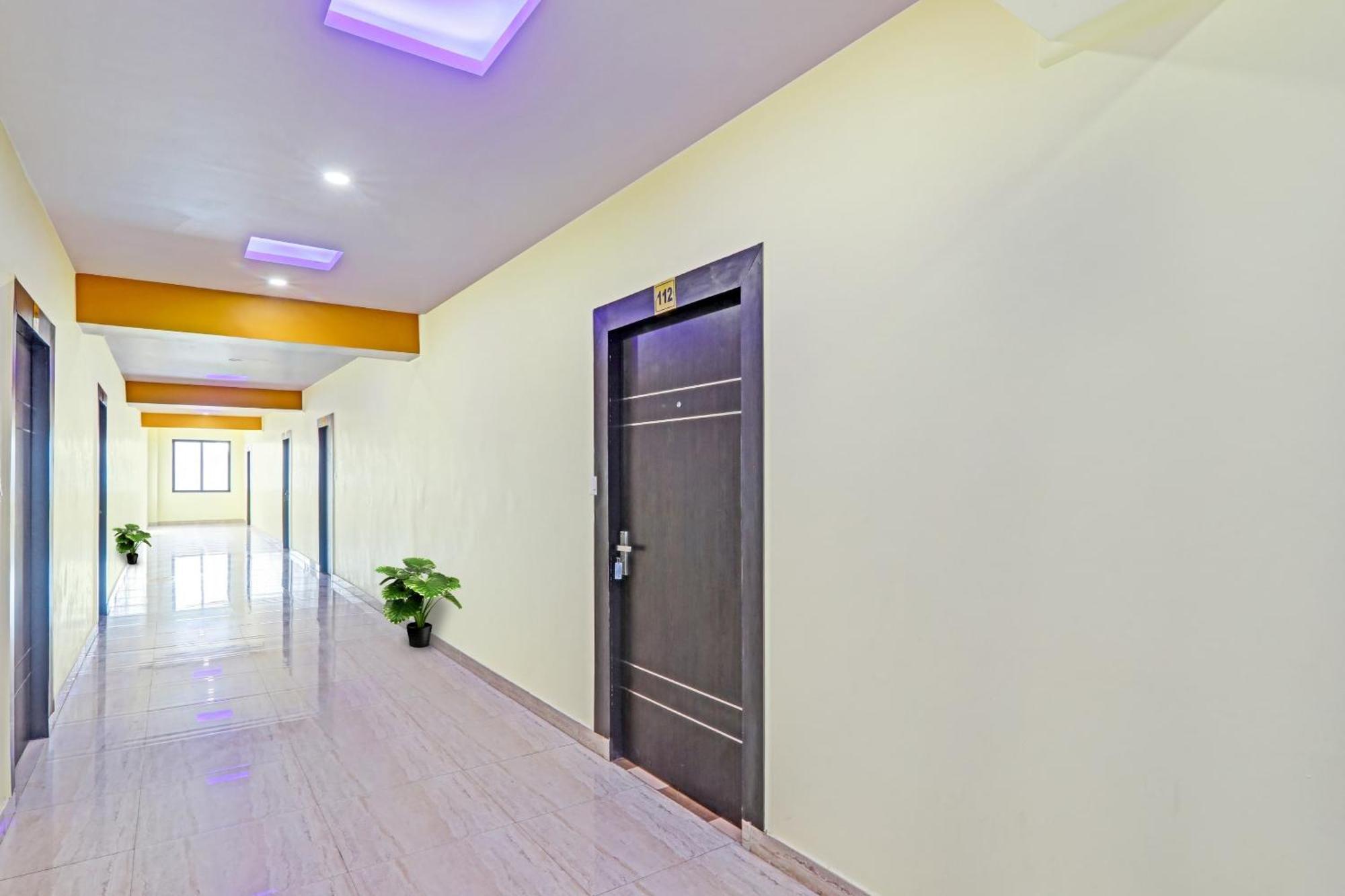 Hotel Collection O Starfield Lucknow Esterno foto