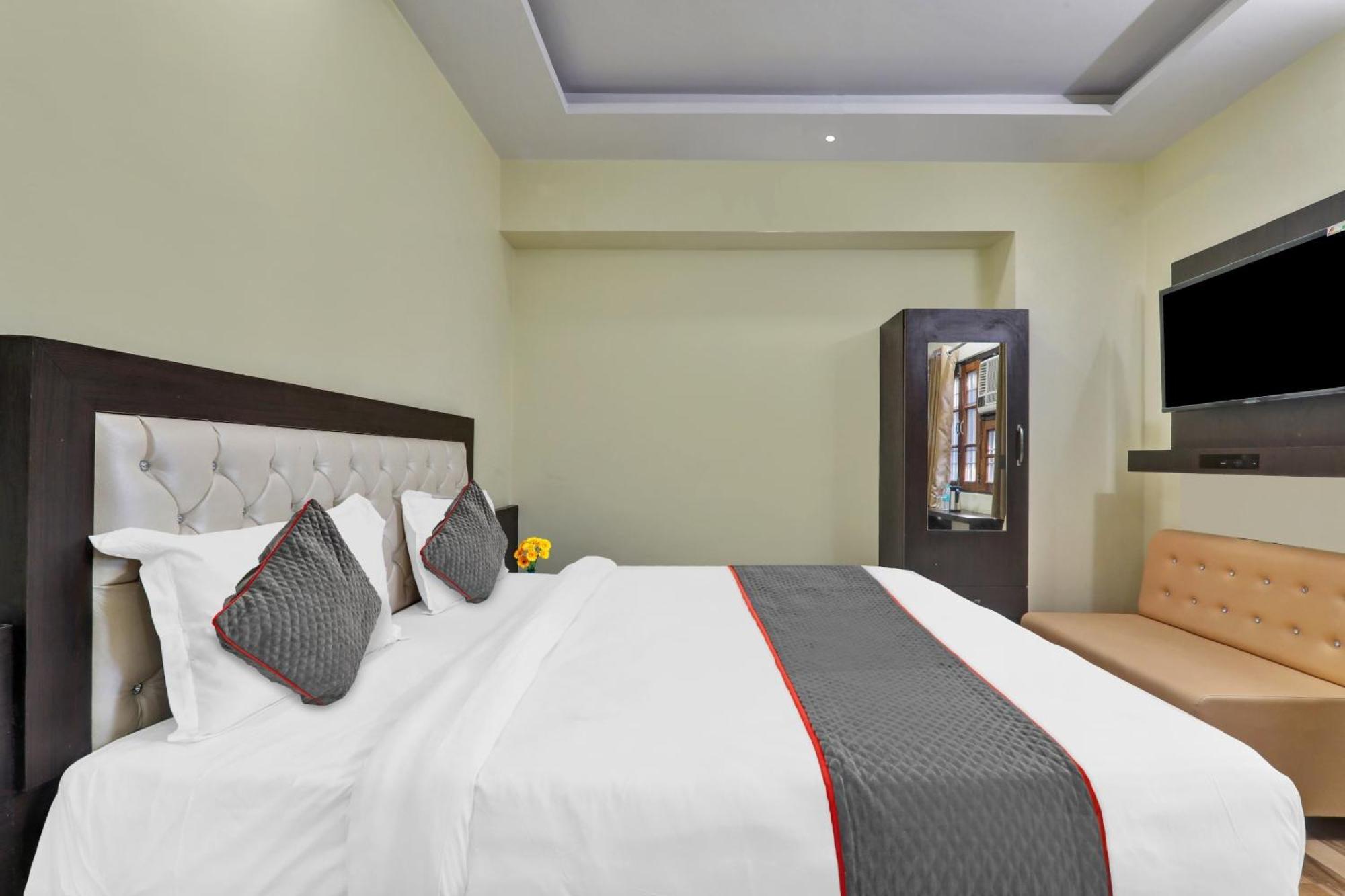 Hotel Collection O Starfield Lucknow Esterno foto